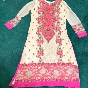 Elegant Pink and Cream Floral kameez with dupatta